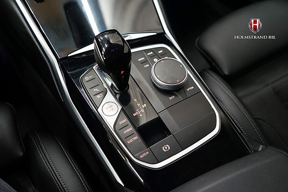 BMW 330e 19 of 23