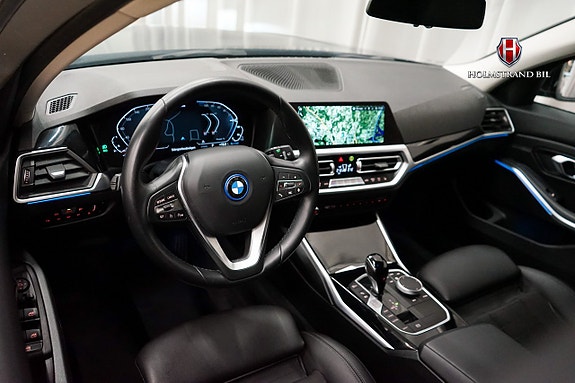 BMW 330e 9 of 23