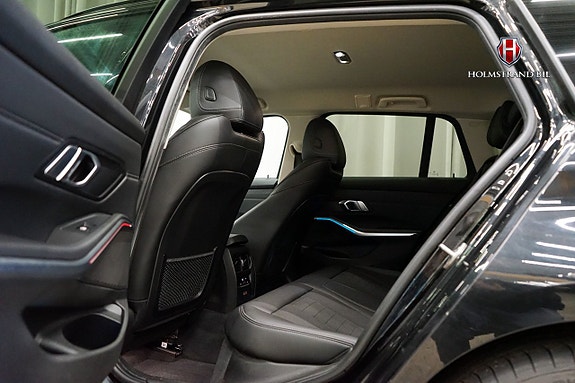 BMW 330e 11 of 23