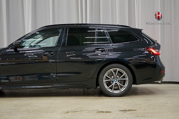 BMW 330e 8 of 23