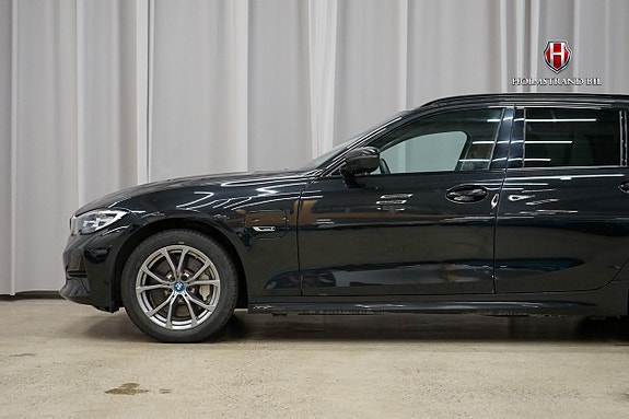 BMW 330e 7 of 23
