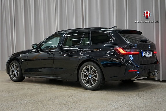 BMW 330e 5 of 23
