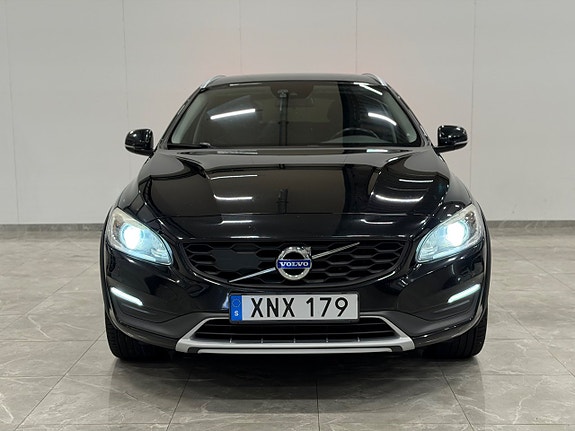 Volvo V60 Cross Country 3 of 27