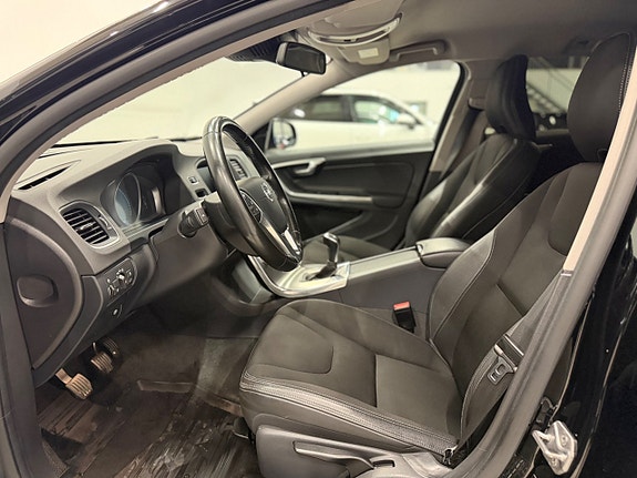 Volvo V60 Cross Country 11 of 27