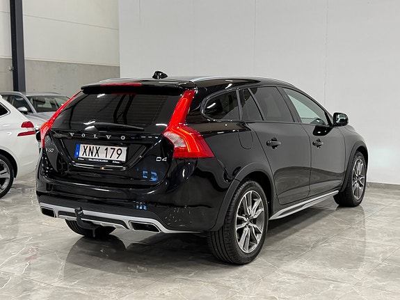 Volvo V60 Cross Country 8 of 27