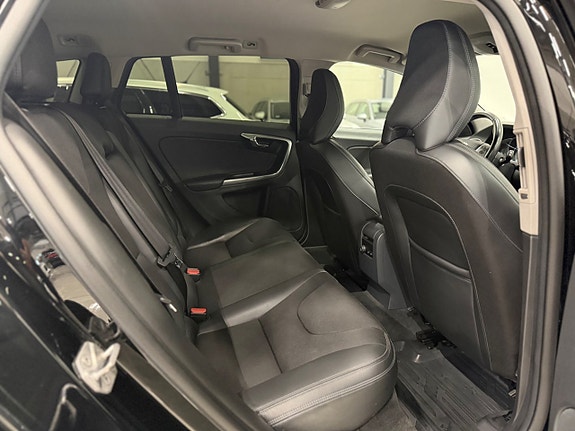 Volvo V60 Cross Country 24 of 27