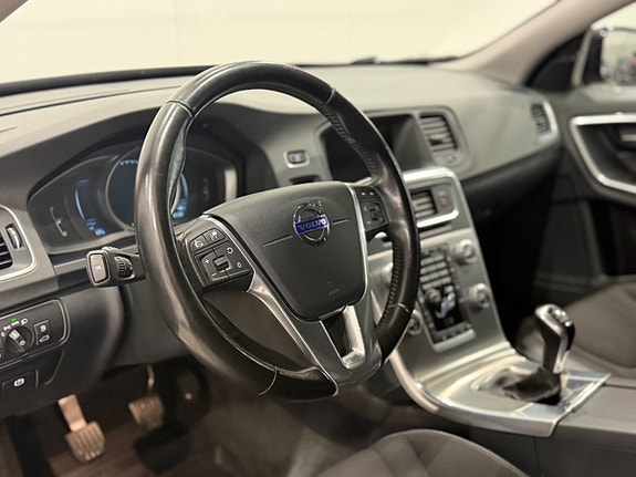 Volvo V60 Cross Country 9 of 27