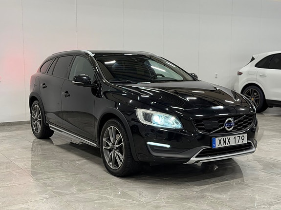 Volvo V60 Cross Country 2 of 27