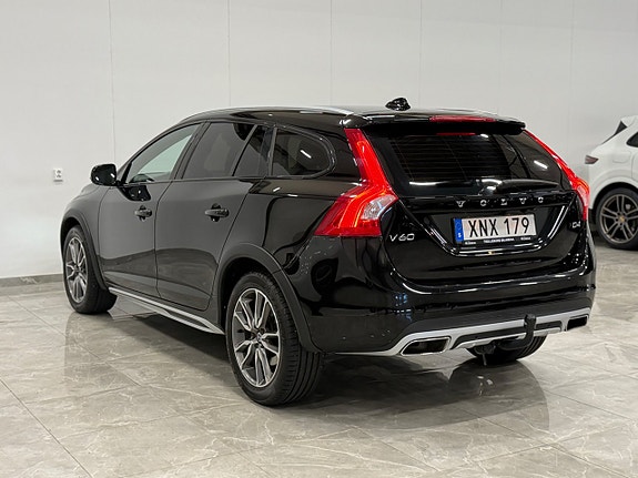 Volvo V60 Cross Country 6 of 27