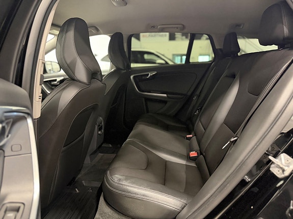 Volvo V60 Cross Country 25 of 27