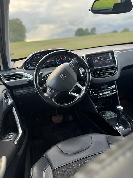 Peugeot 2008 10 of 13