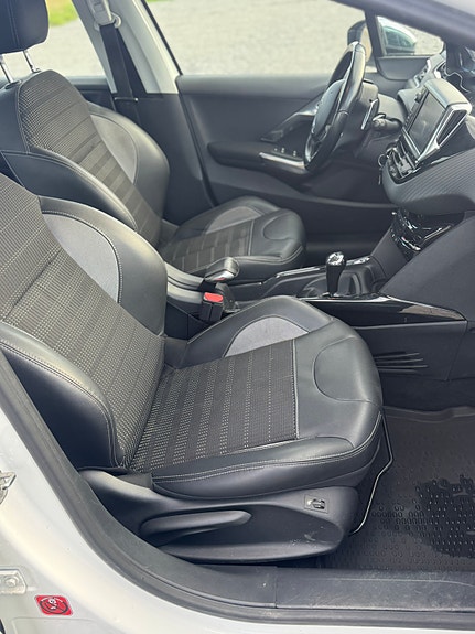 Peugeot 2008 11 of 13