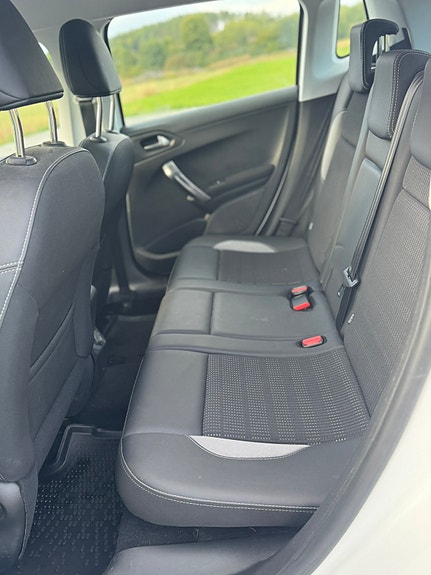Peugeot 2008 9 of 13