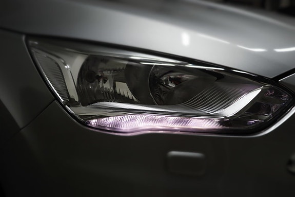 Ford C-Max 16 of 24