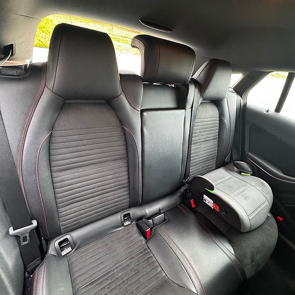 Mercedes-Benz CLA200 6 of 7