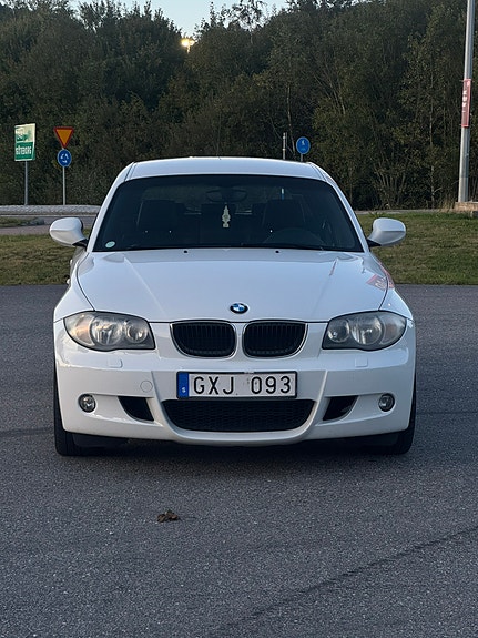 BMW 116d 2 of 12