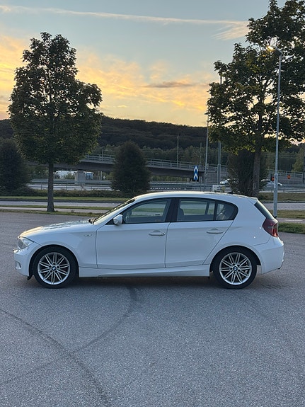 BMW 116d 6 of 12