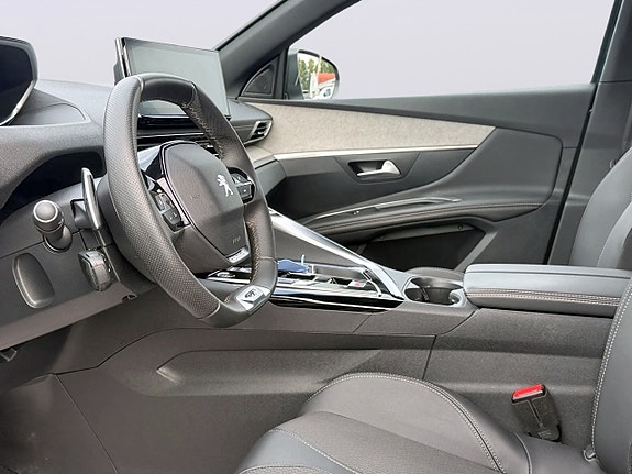 Peugeot 3008 11 of 17