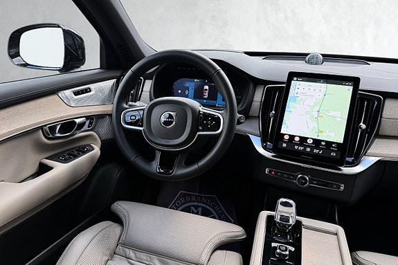 Volvo XC90 18 of 30