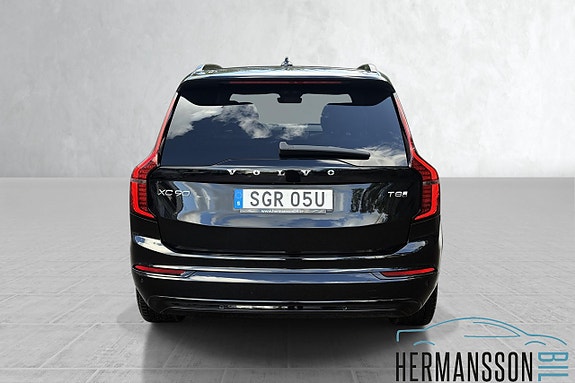 Volvo XC90 10 of 30