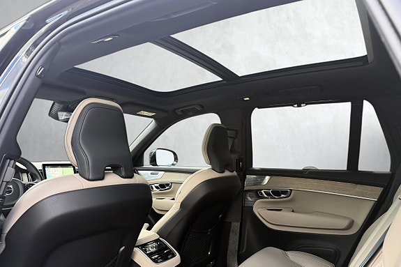 Volvo XC90 23 of 30