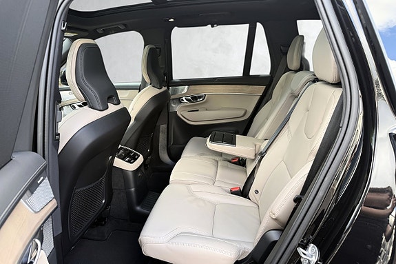 Volvo XC90 22 of 30