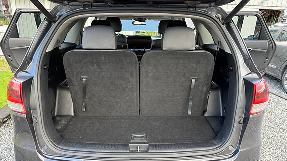 Kia Sorento 12 of 20