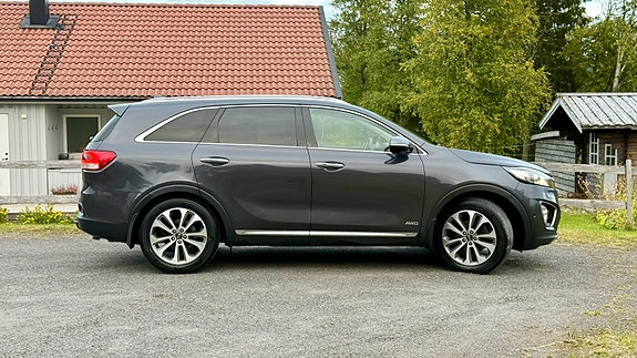 Kia Sorento 4 of 20