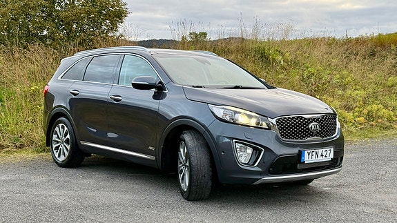 Kia Sorento 2 of 20