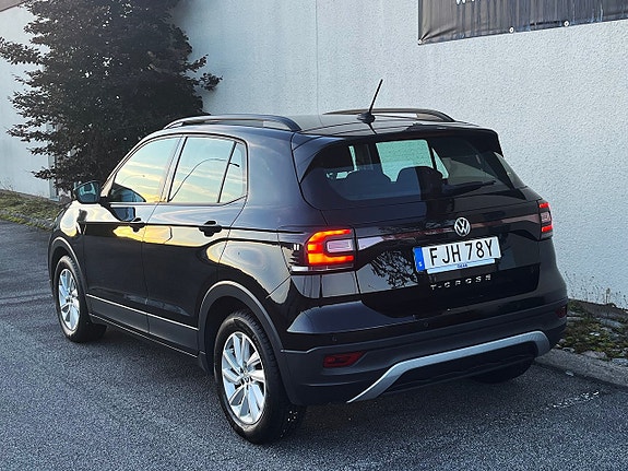 Volkswagen T-Cross 8 of 19