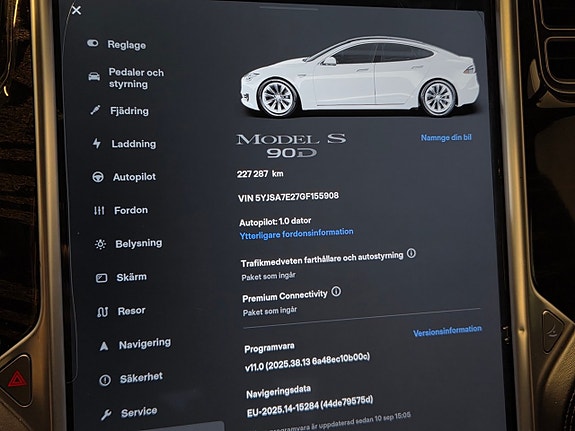 Tesla Model S 18 of 20
