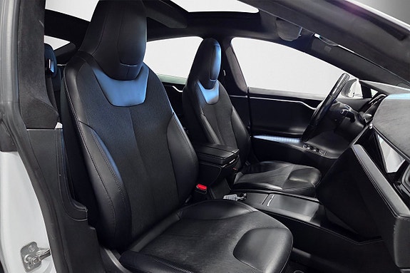 Tesla Model S 10 of 20