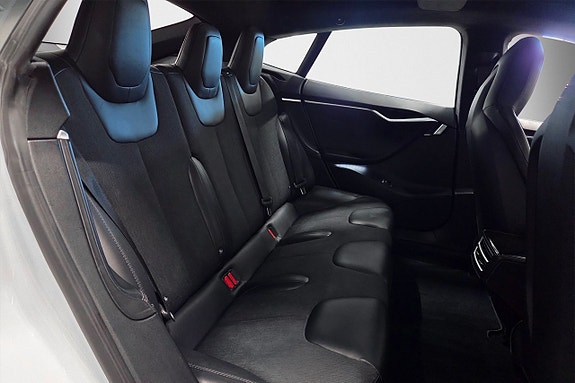 Tesla Model S 12 of 20