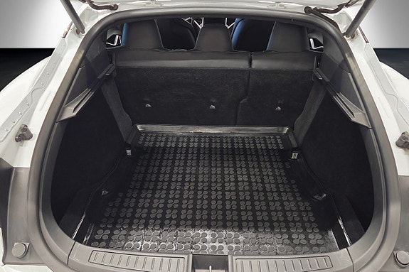 Tesla Model S 14 of 20