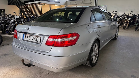 Mercedes-Benz E250 8 of 15