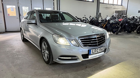 Mercedes-Benz E250 5 of 15