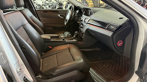 Mercedes-Benz E250 12 of 15