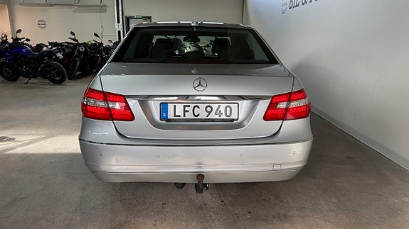 Mercedes-Benz E250 7 of 15