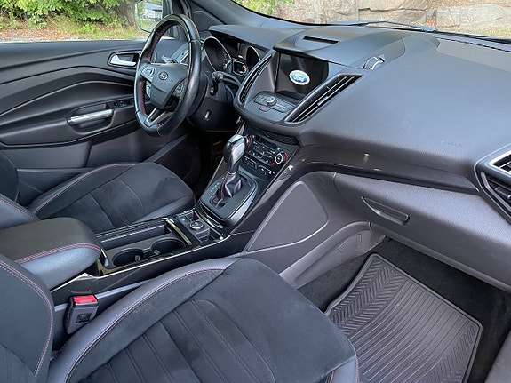 Ford Kuga 7 of 8
