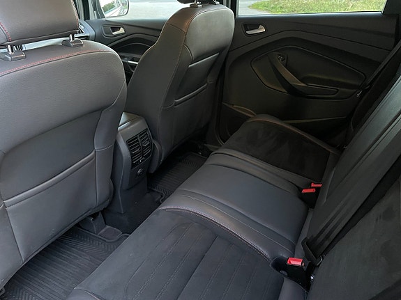 Ford Kuga 8 of 8