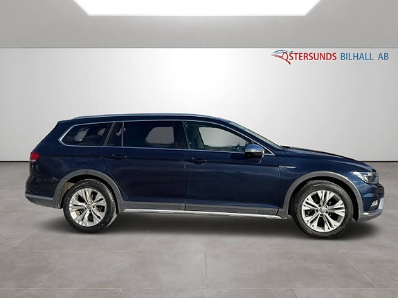 Volkswagen Passat Alltrack 6 of 13