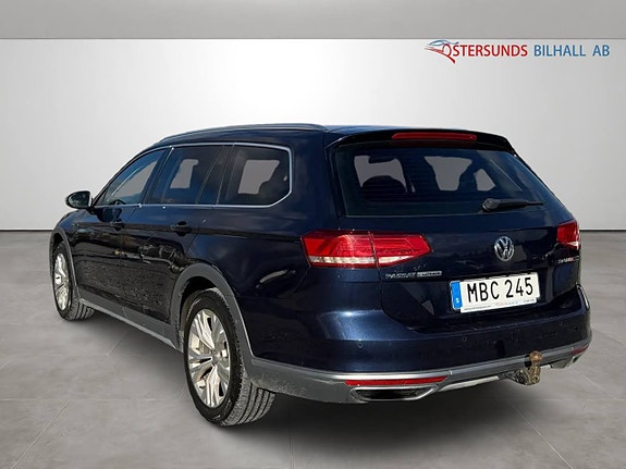 Volkswagen Passat Alltrack 8 of 13