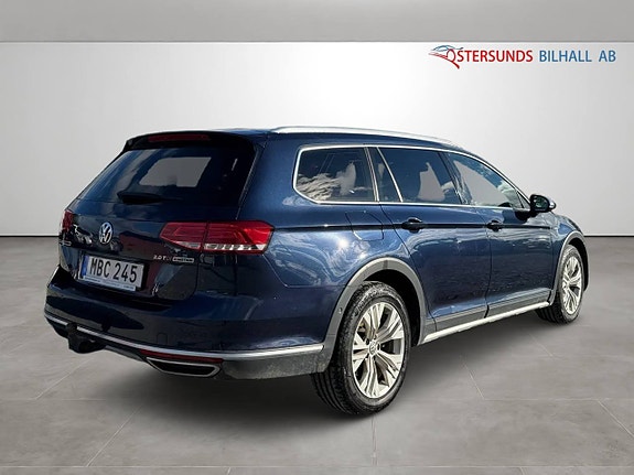 Volkswagen Passat Alltrack 7 of 13