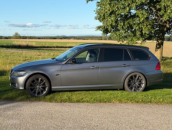 BMW 320d 2 of 11