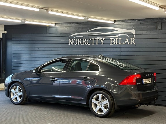 Volvo S60 3 of 12
