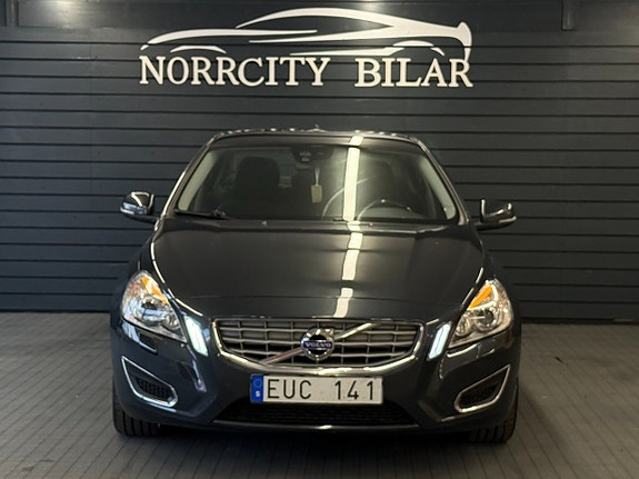 Volvo S60 7 of 12