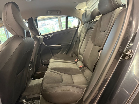 Volvo S60 11 of 12