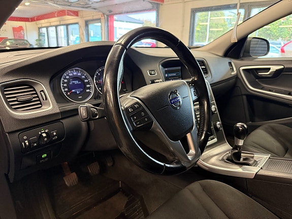 Volvo S60 8 of 12