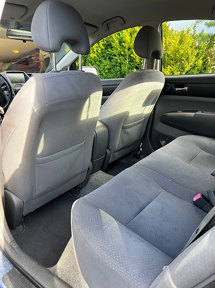 Toyota Prius 8 of 12