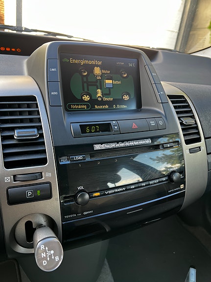 Toyota Prius 11 of 12